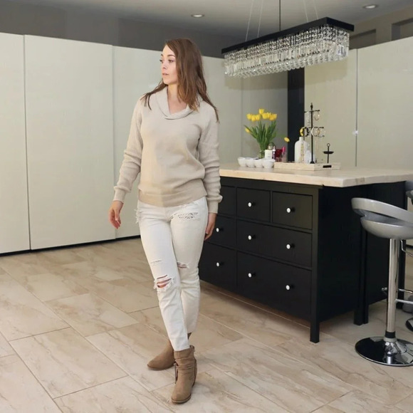 Express Sweater - Picture 5 of 7